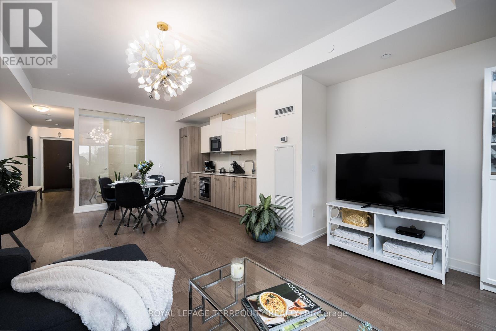 610 - 330 Richmond Street W, Toronto, Ontario  M5V 0M4 - Photo 6 - C12561630