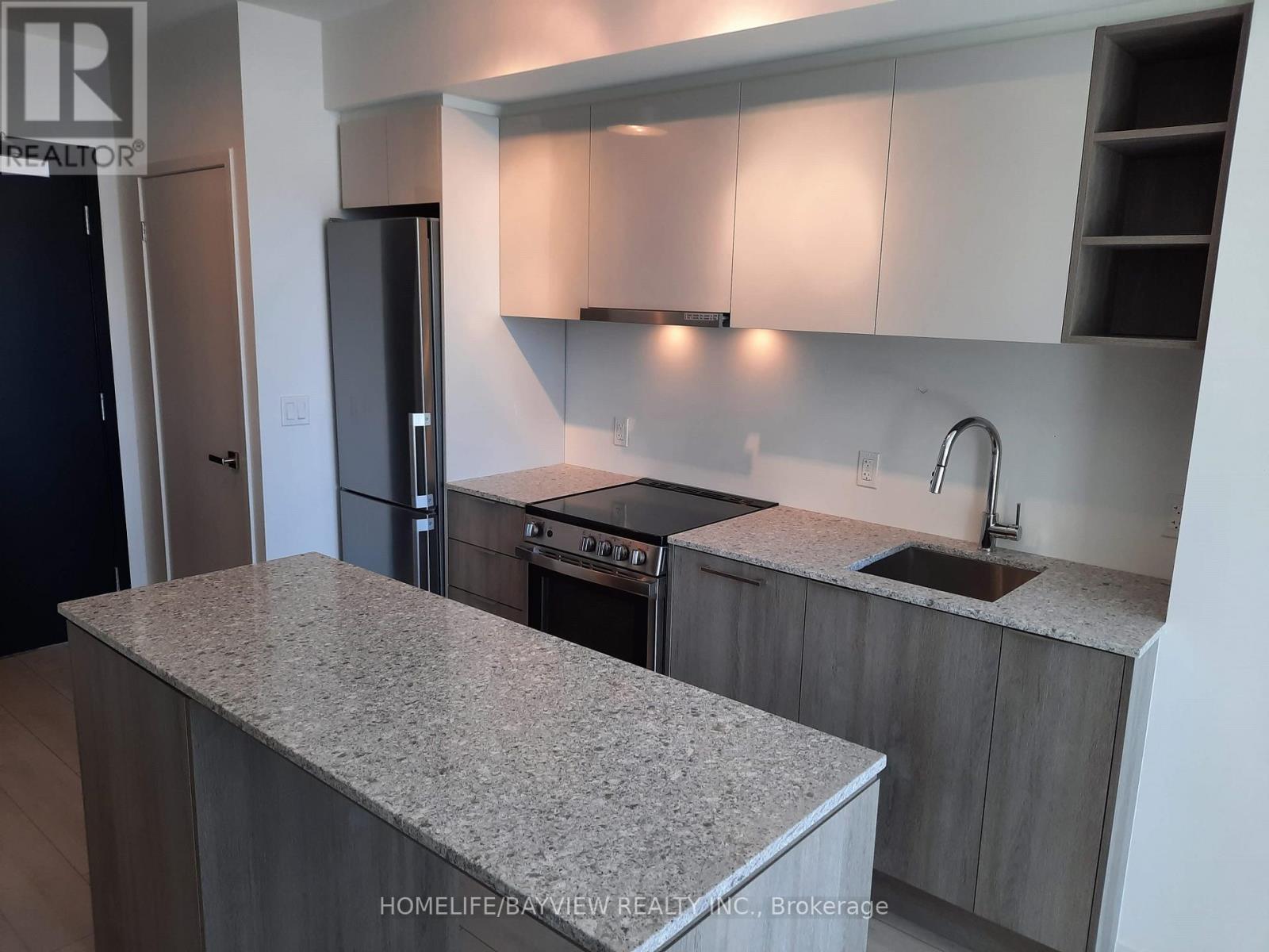 Property at 622 - 31 TIPPETT ROAD image 5