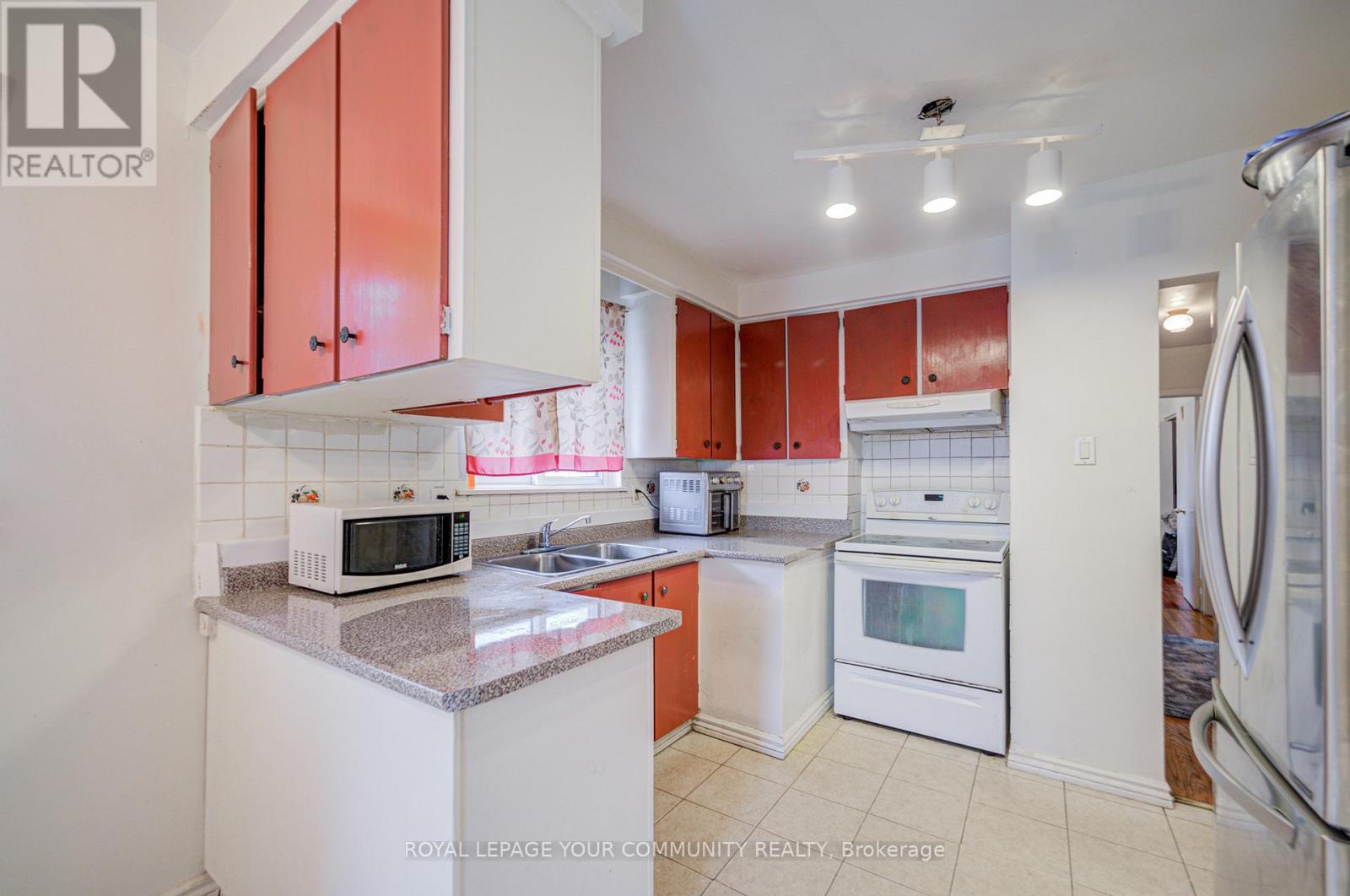 106 Cultra Square, Toronto, Ontario  M1E 2E3 - Photo 16 - E12561588