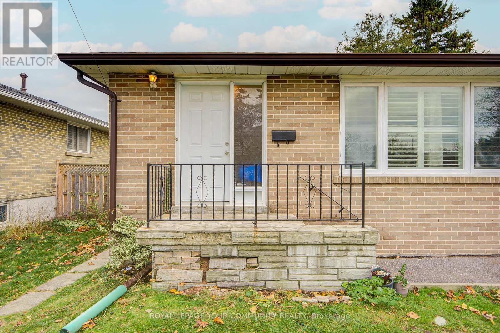 106 Cultra Square, Toronto, Ontario  M1E 2E3 - Photo 4 - E12561588
