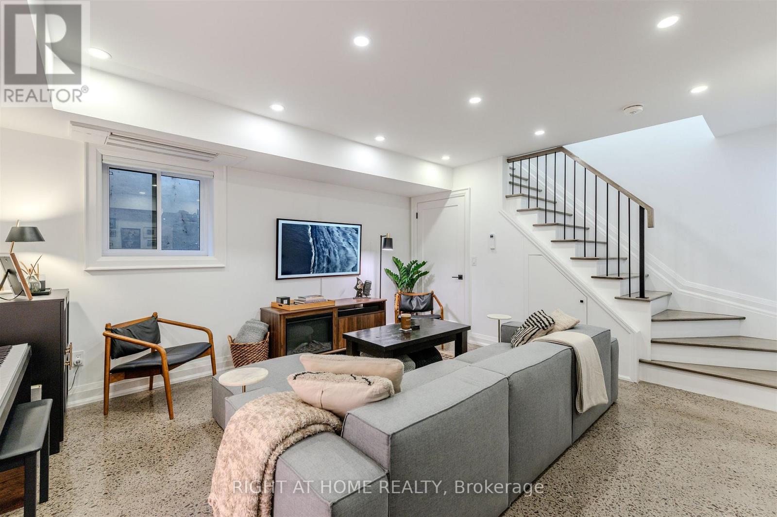 85r Condor Avenue, Toronto, Ontario  M4J 3M7 - Photo 19 - E12561590