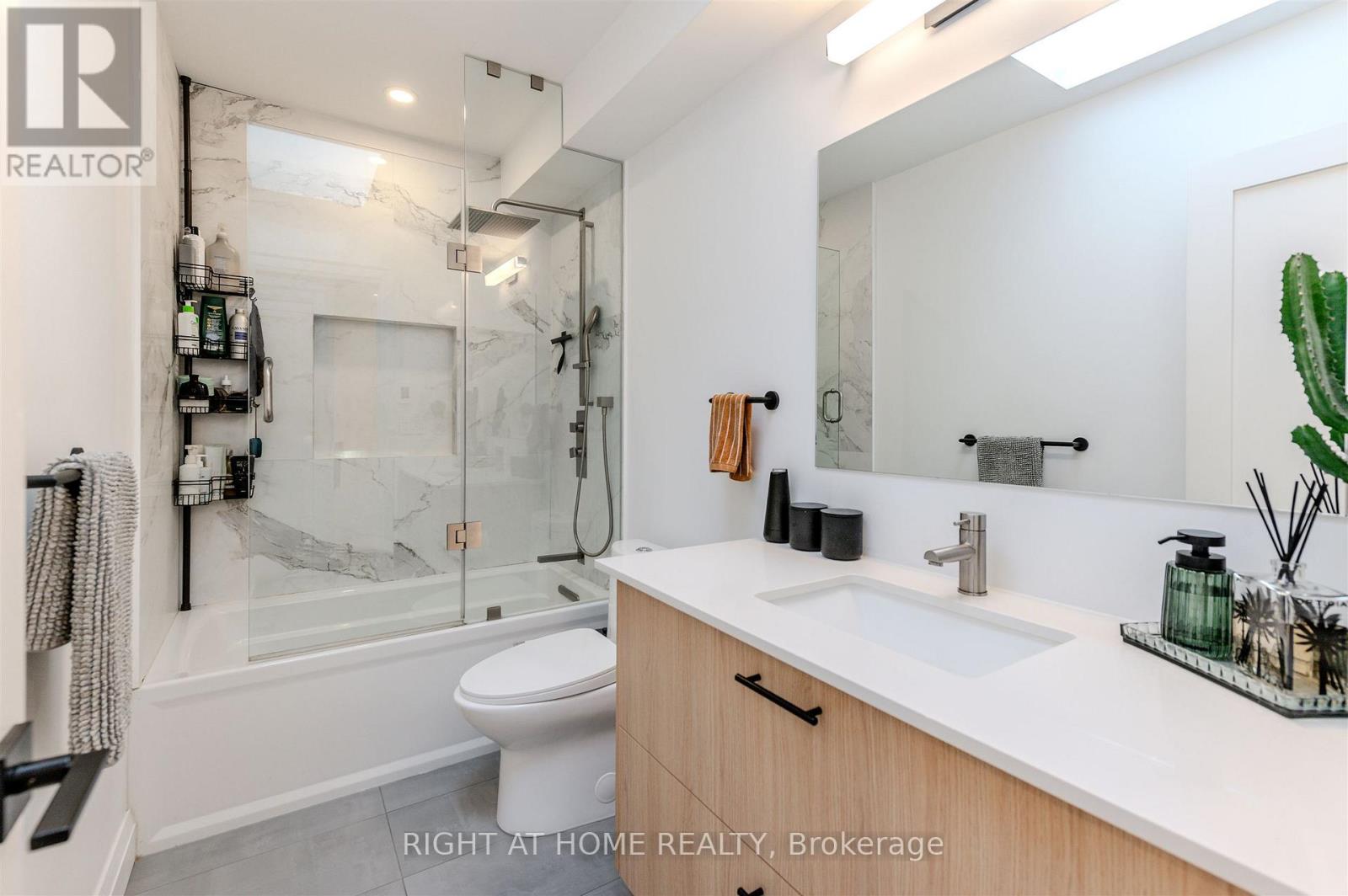 85r Condor Avenue, Toronto, Ontario  M4J 3M7 - Photo 26 - E12561590