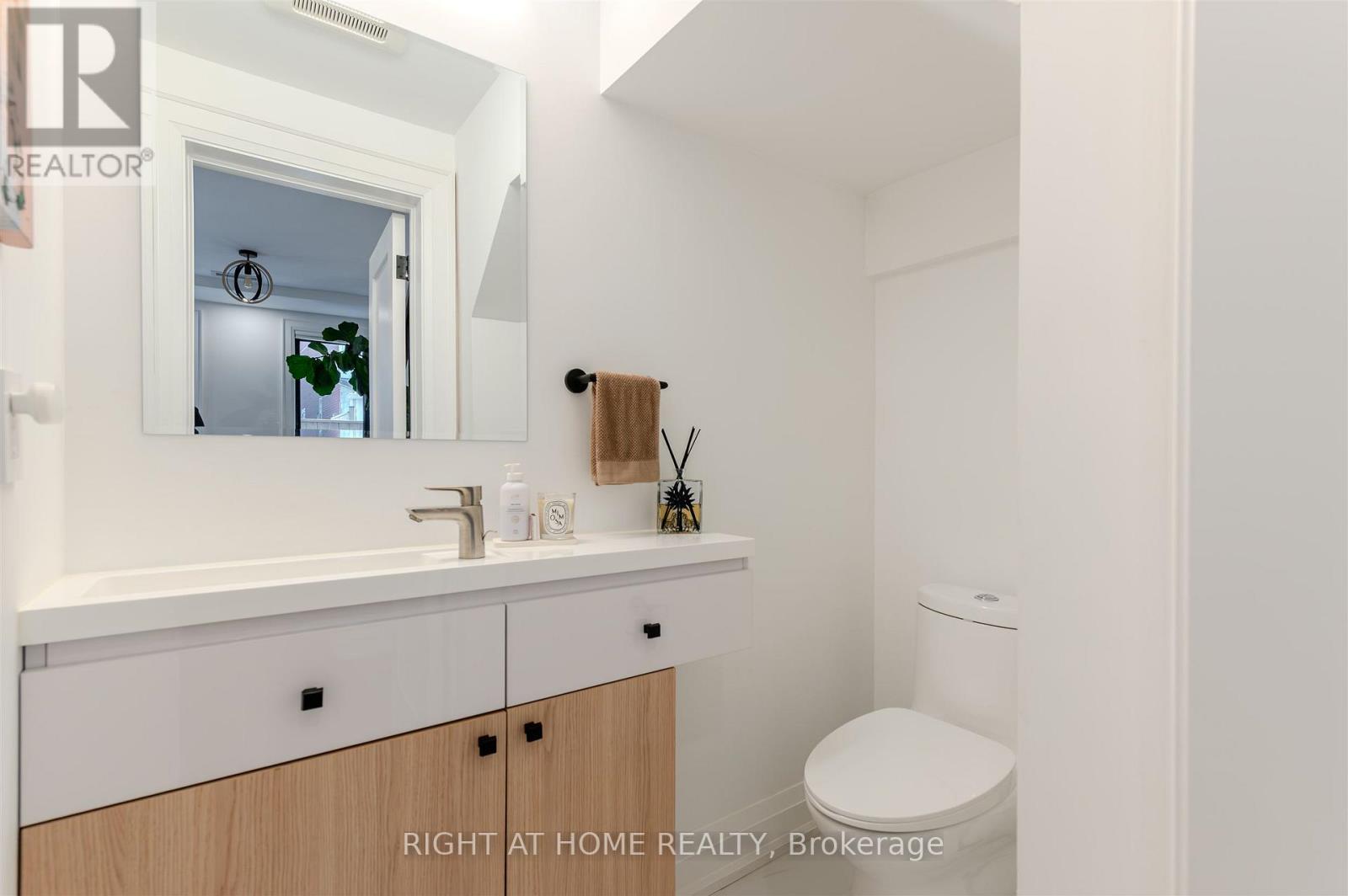 85r Condor Avenue, Toronto, Ontario  M4J 3M7 - Photo 27 - E12561590