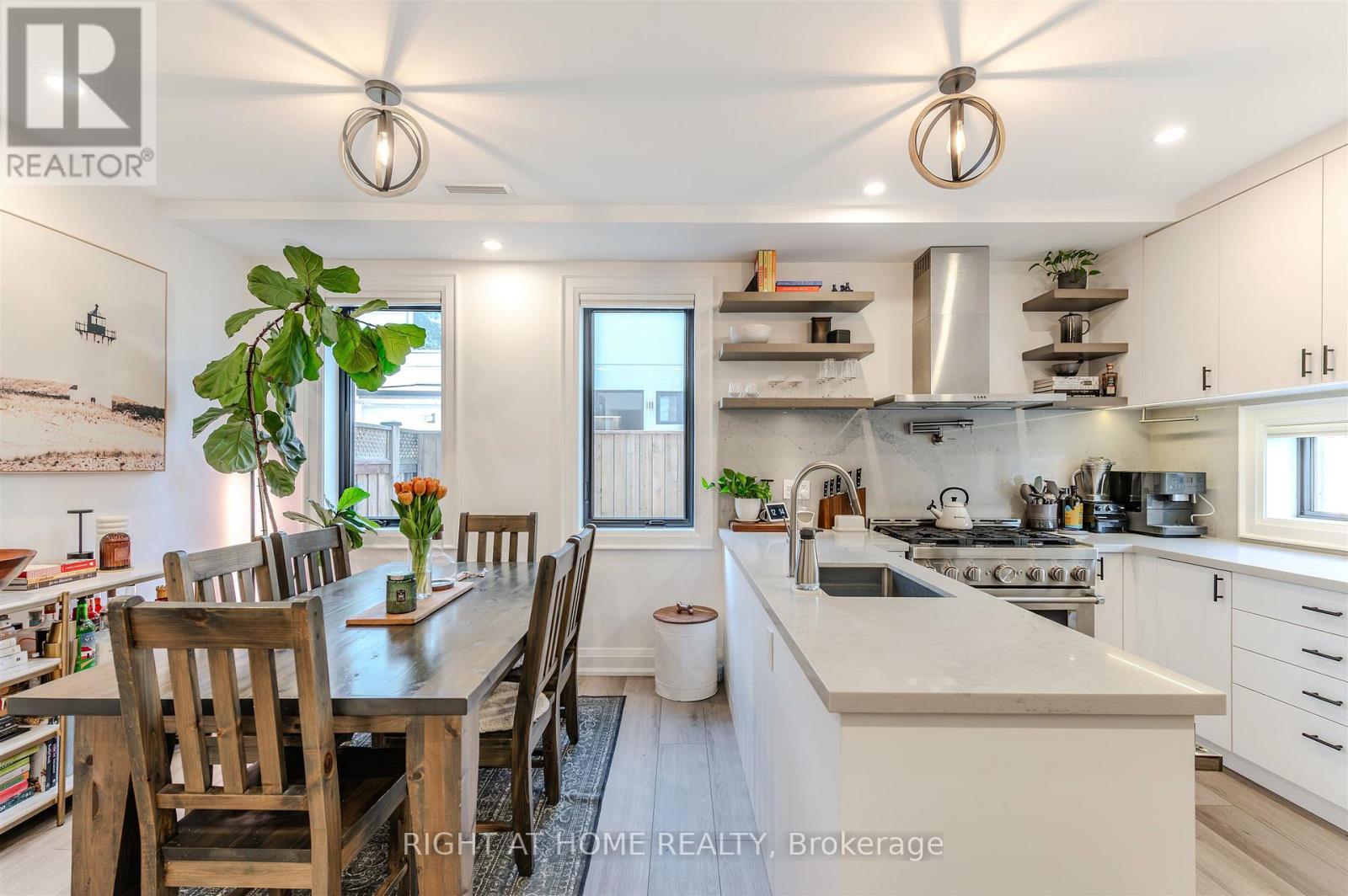 85r Condor Avenue, Toronto, Ontario  M4J 3M7 - Photo 4 - E12561590