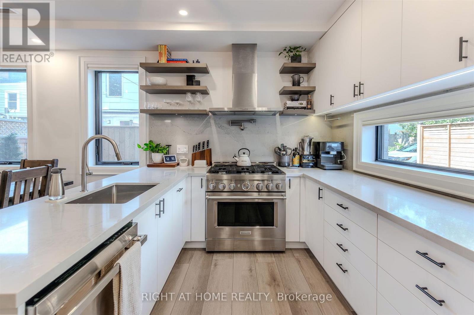 85r Condor Avenue, Toronto, Ontario  M4J 3M7 - Photo 6 - E12561590