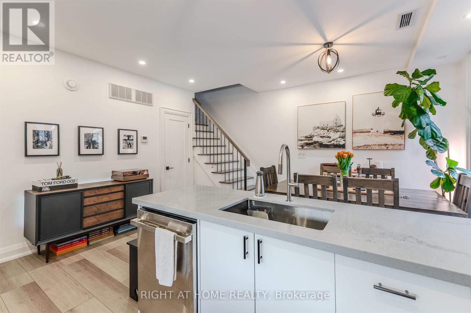 85r Condor Avenue, Toronto, Ontario  M4J 3M7 - Photo 8 - E12561590