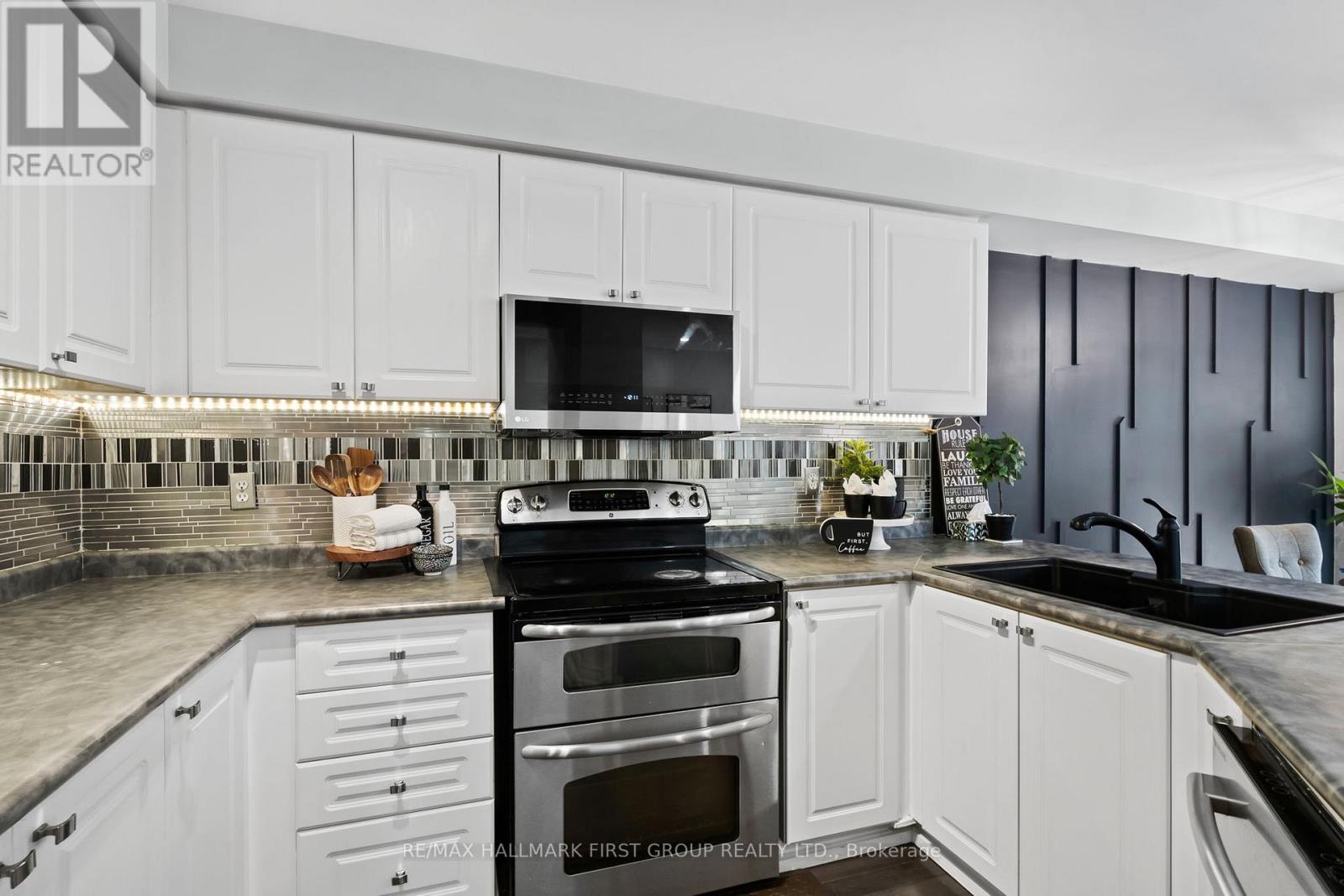 1696 Woodgate Trail, Oshawa, Ontario  L1G 8B4 - Photo 12 - E12561626