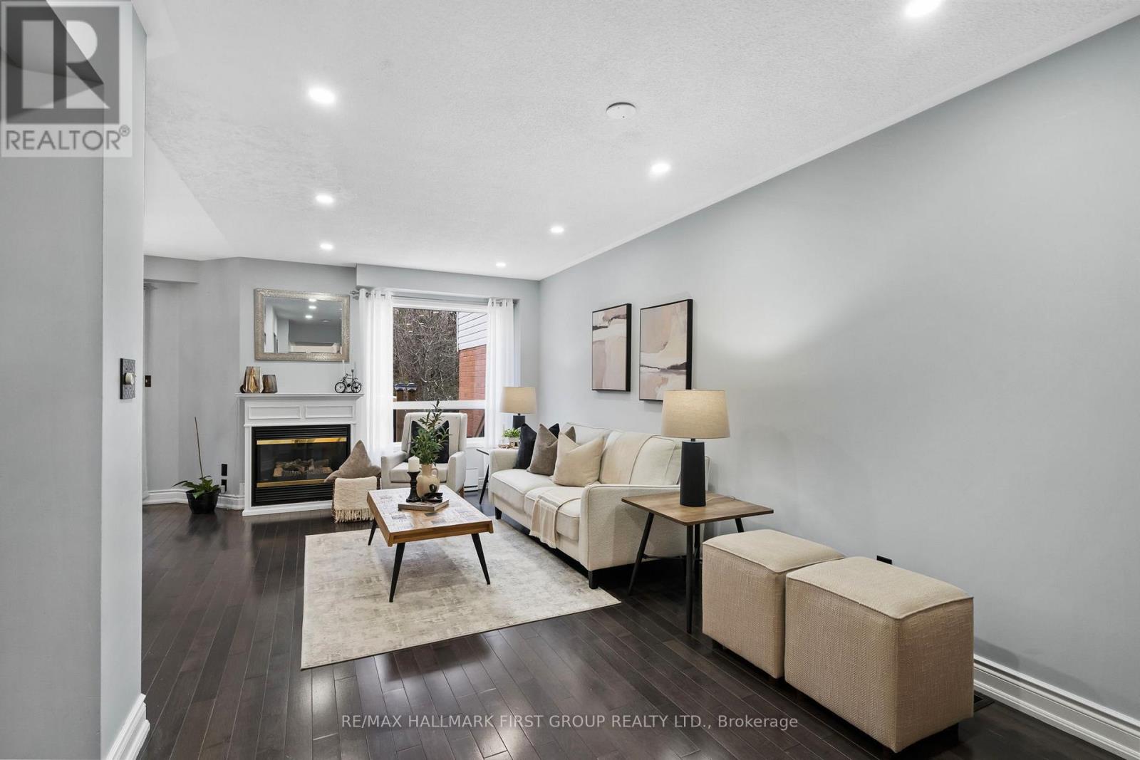 1696 Woodgate Trail, Oshawa, Ontario  L1G 8B4 - Photo 4 - E12561626