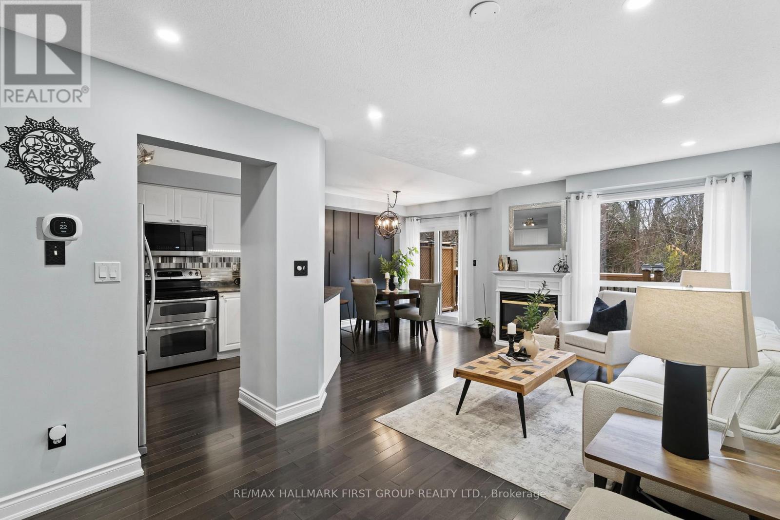 1696 Woodgate Trail, Oshawa, Ontario  L1G 8B4 - Photo 5 - E12561626