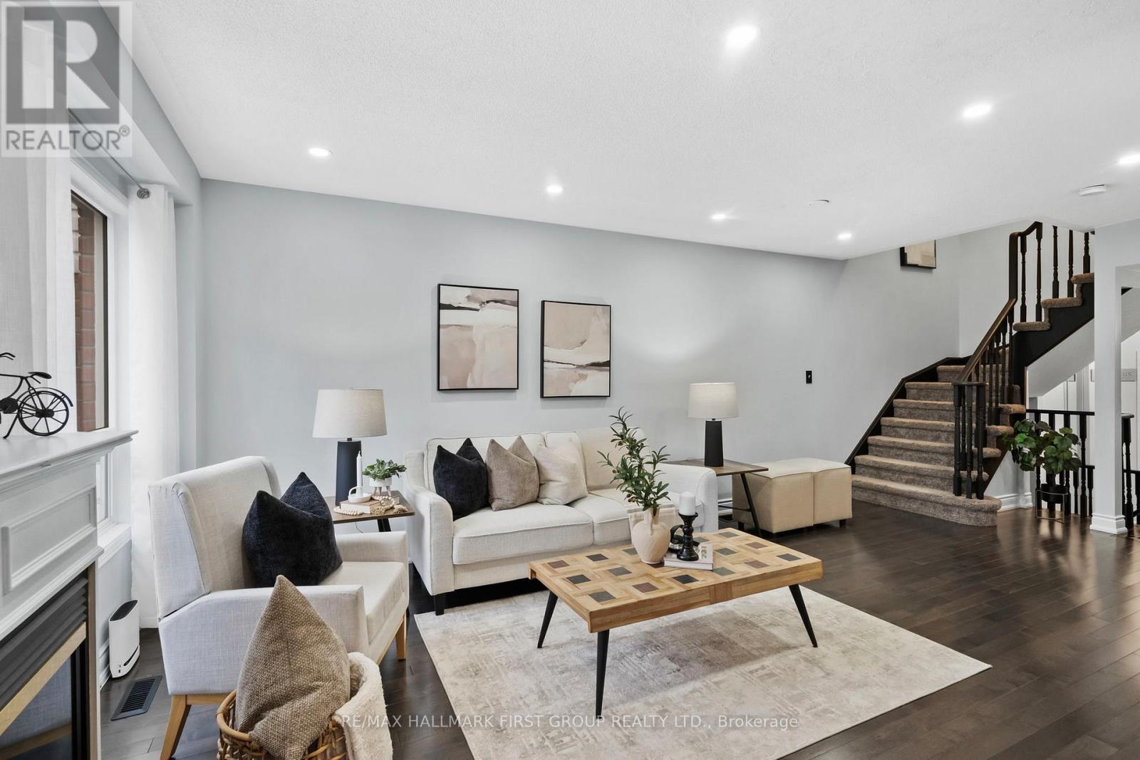 1696 Woodgate Trail, Oshawa, Ontario  L1G 8B4 - Photo 7 - E12561626