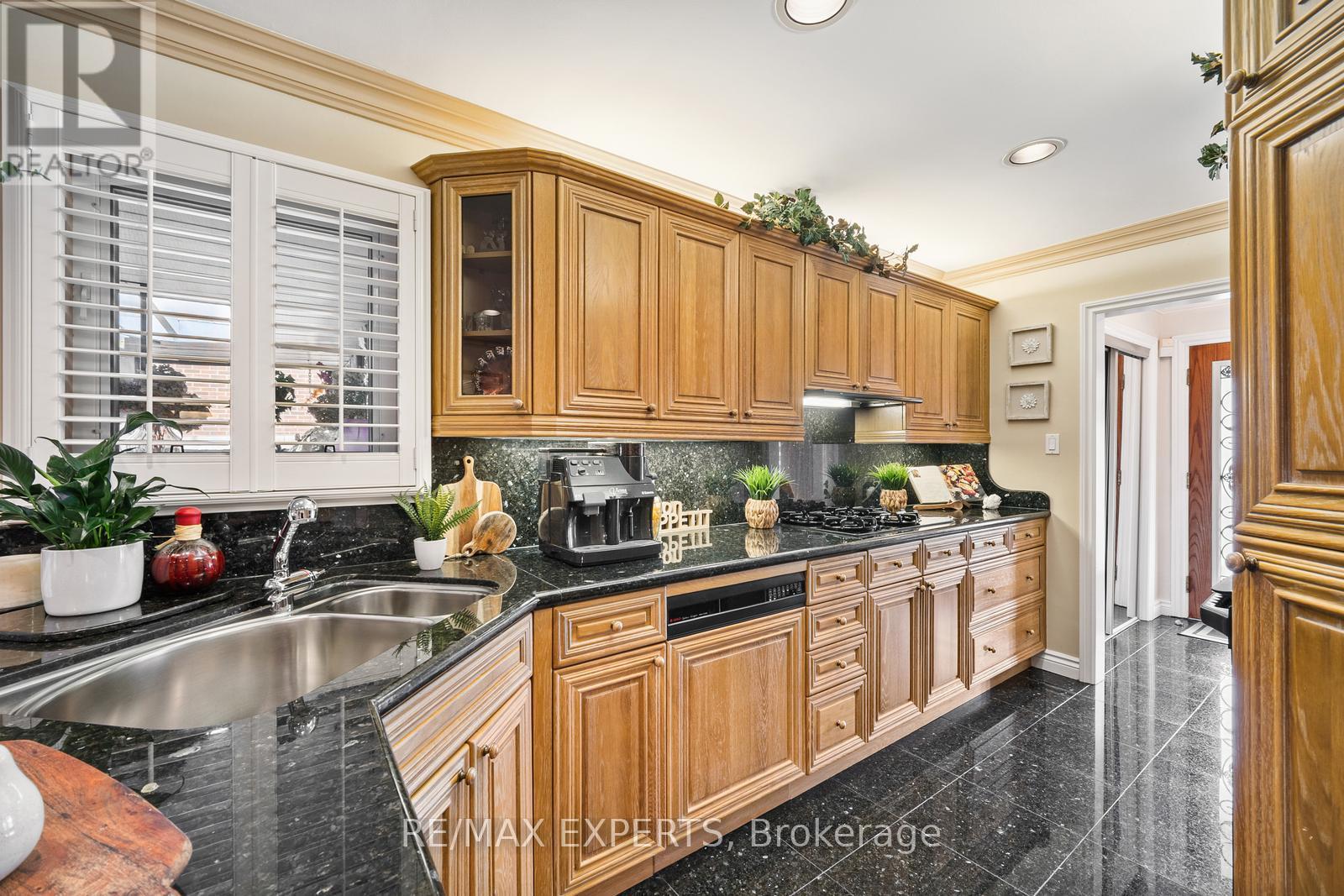 70 Darnborough Way, Toronto, Ontario  M1W 2G1 - Photo 11 - E12561644