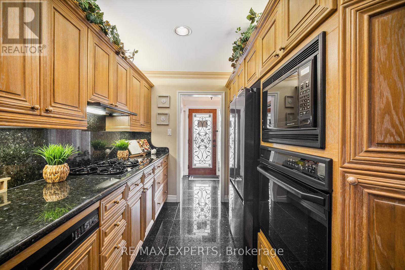 70 Darnborough Way, Toronto, Ontario  M1W 2G1 - Photo 12 - E12561644