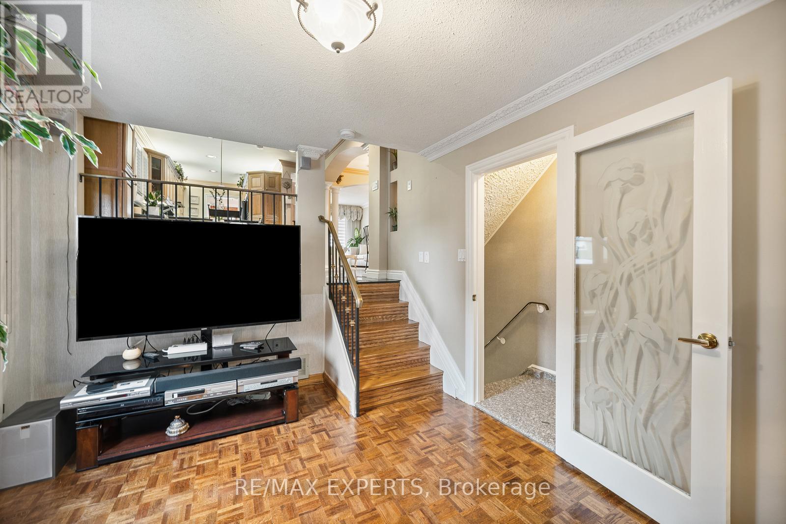 70 Darnborough Way, Toronto, Ontario  M1W 2G1 - Photo 16 - E12561644