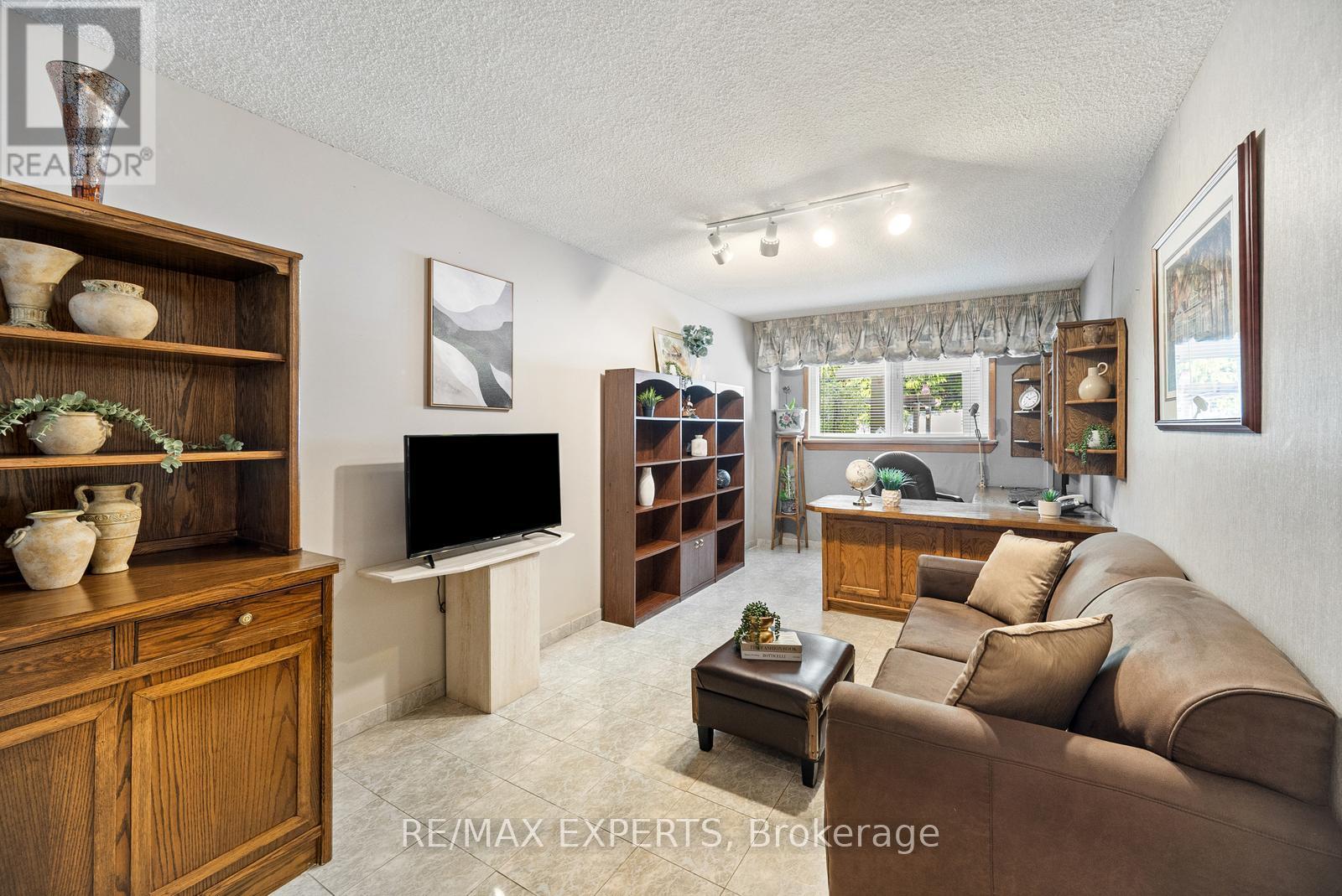 70 Darnborough Way, Toronto, Ontario  M1W 2G1 - Photo 24 - E12561644