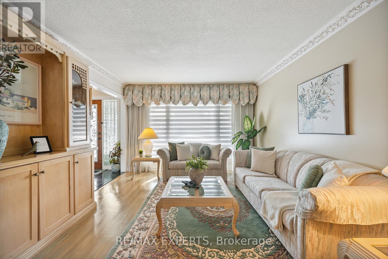 70 Darnborough Way, Toronto, Ontario  M1W 2G1 - Photo 6 - E12561644