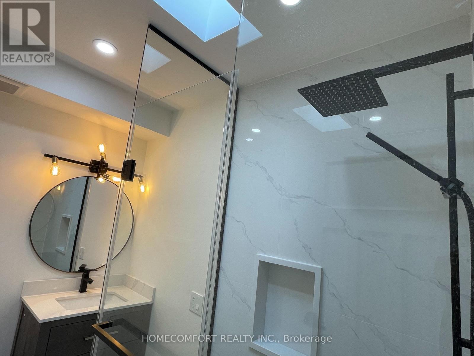 Upper - 33 Strathmore Boulevard, Toronto, Ontario  M4J 1P1 - Photo 22 - E12561664