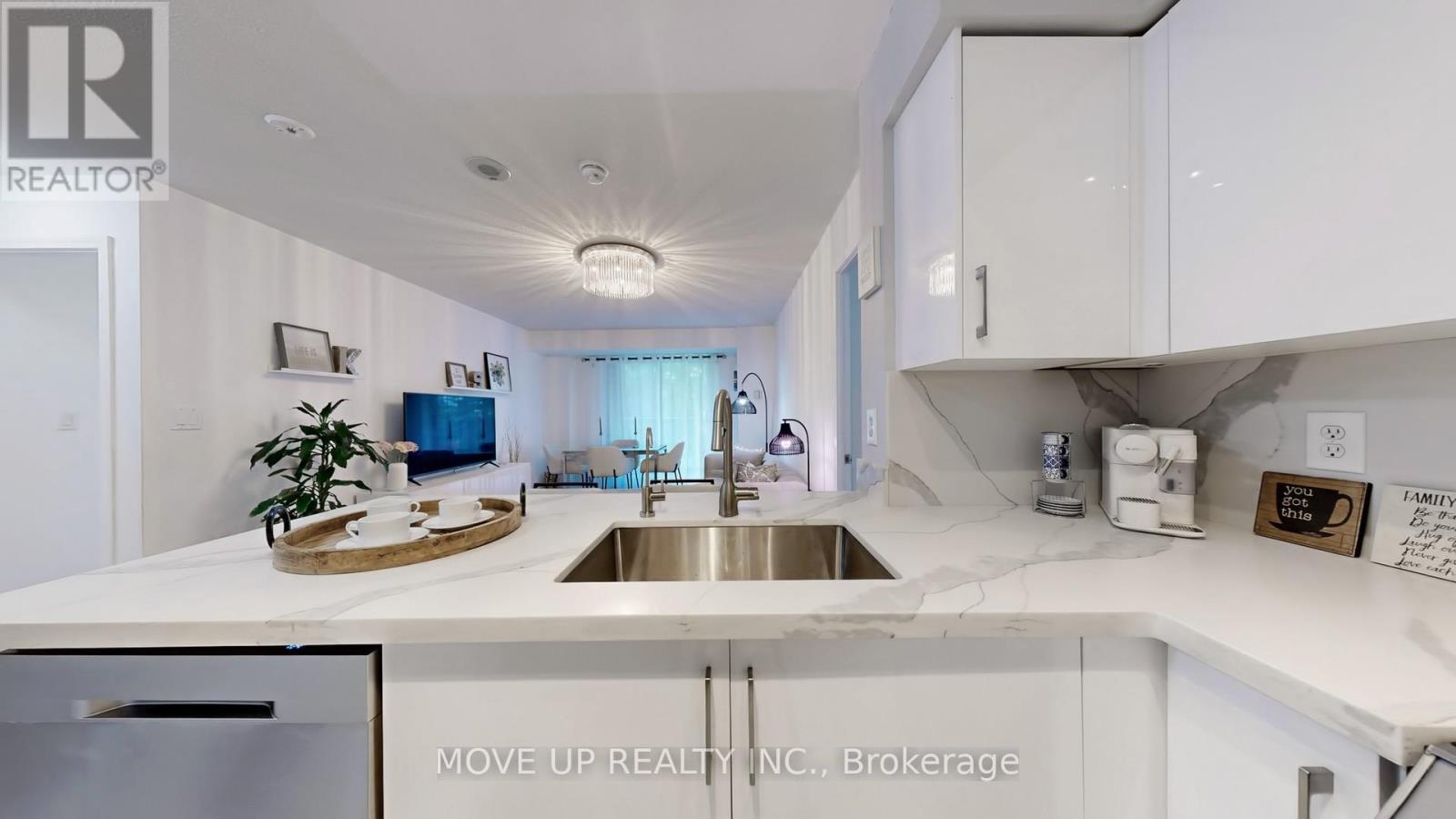 225 - 3 Ellesmere Street, Richmond Hill, Ontario  L4B 4N2 - Photo 5 - N12561602