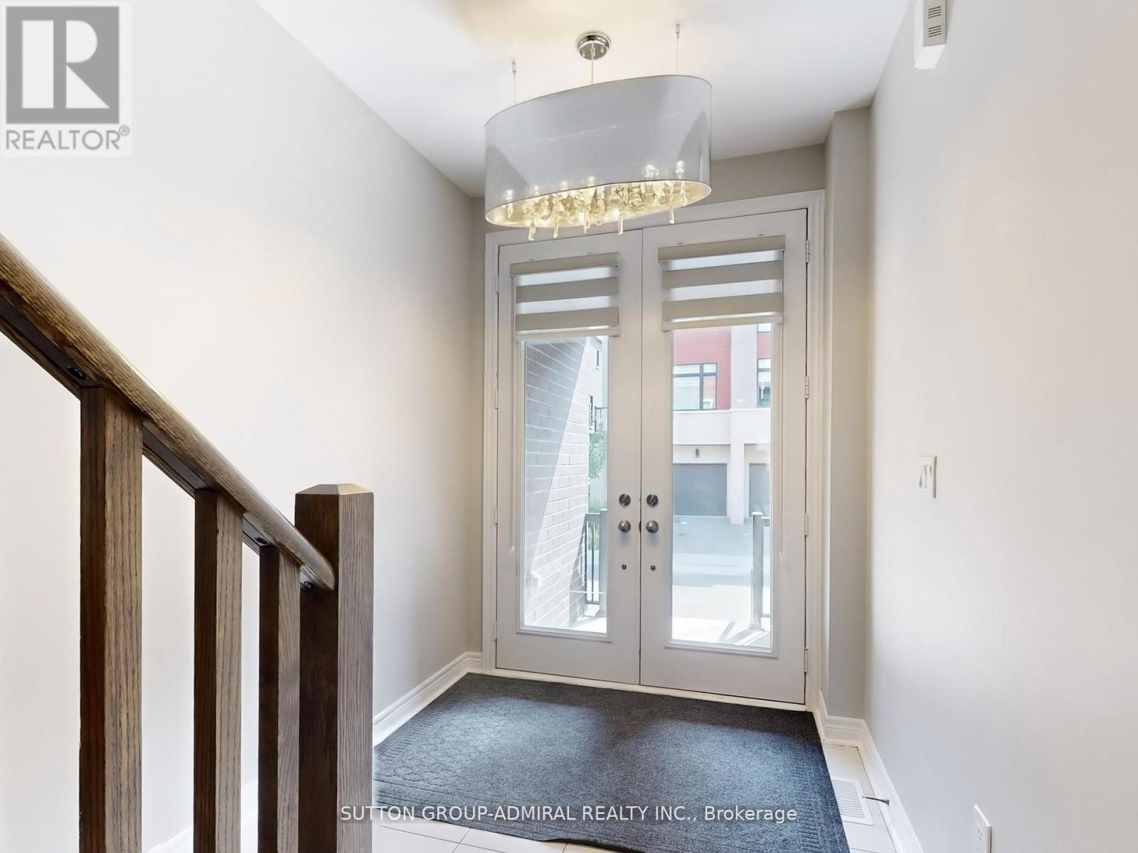 70 Laskin Drive, Vaughan, Ontario  L6A 5A4 - Photo 2 - N12561628