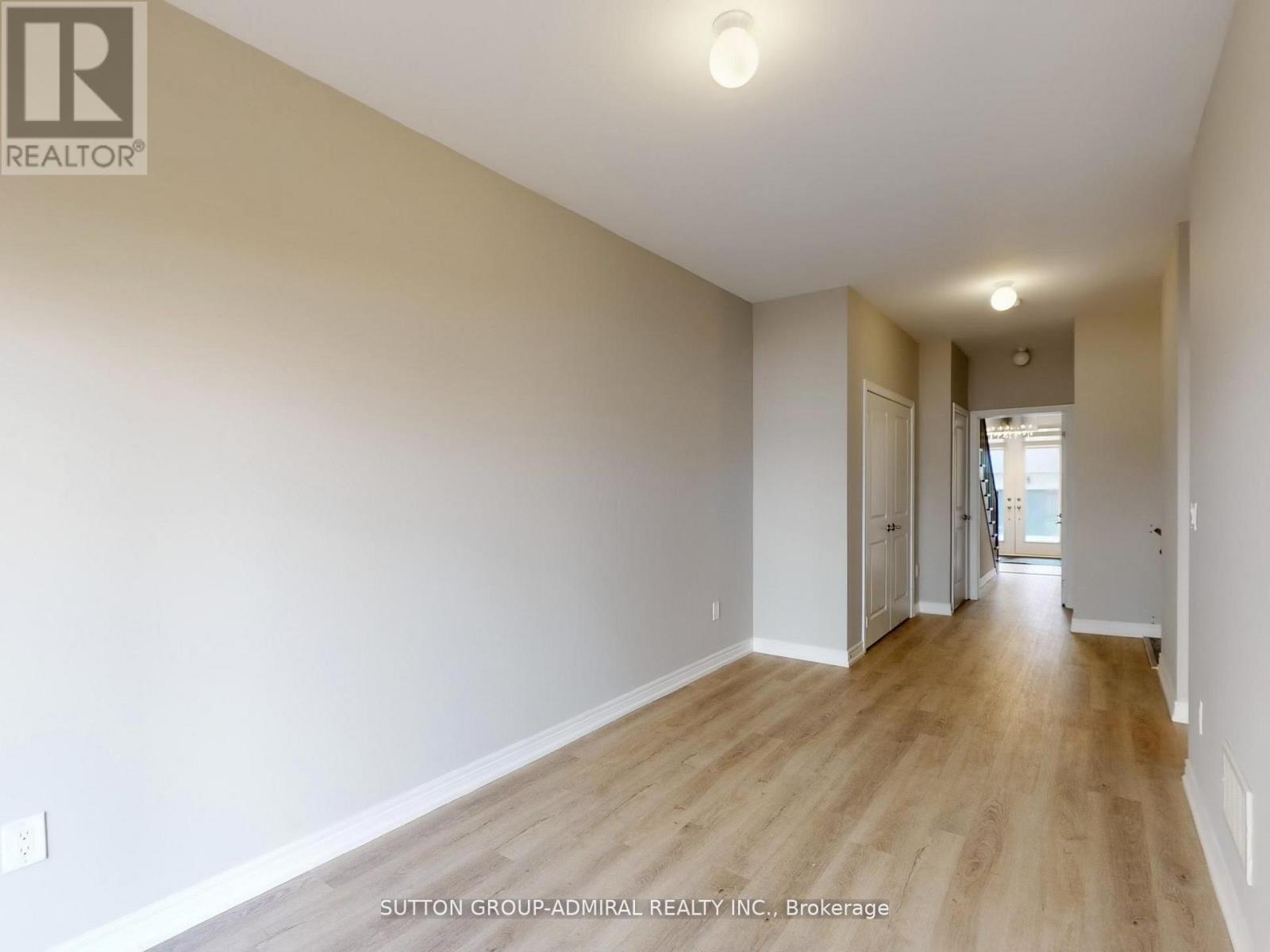 70 Laskin Drive, Vaughan, Ontario  L6A 5A4 - Photo 4 - N12561628