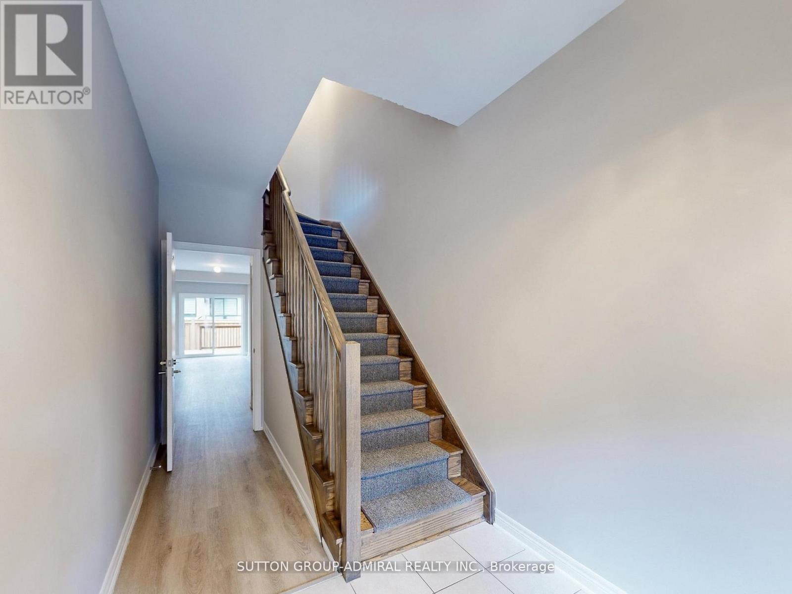 70 Laskin Drive, Vaughan, Ontario  L6A 5A4 - Photo 7 - N12561628