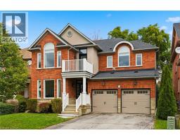 92 GLENMEADOW Crescent, Stoney Creek, Ontario
