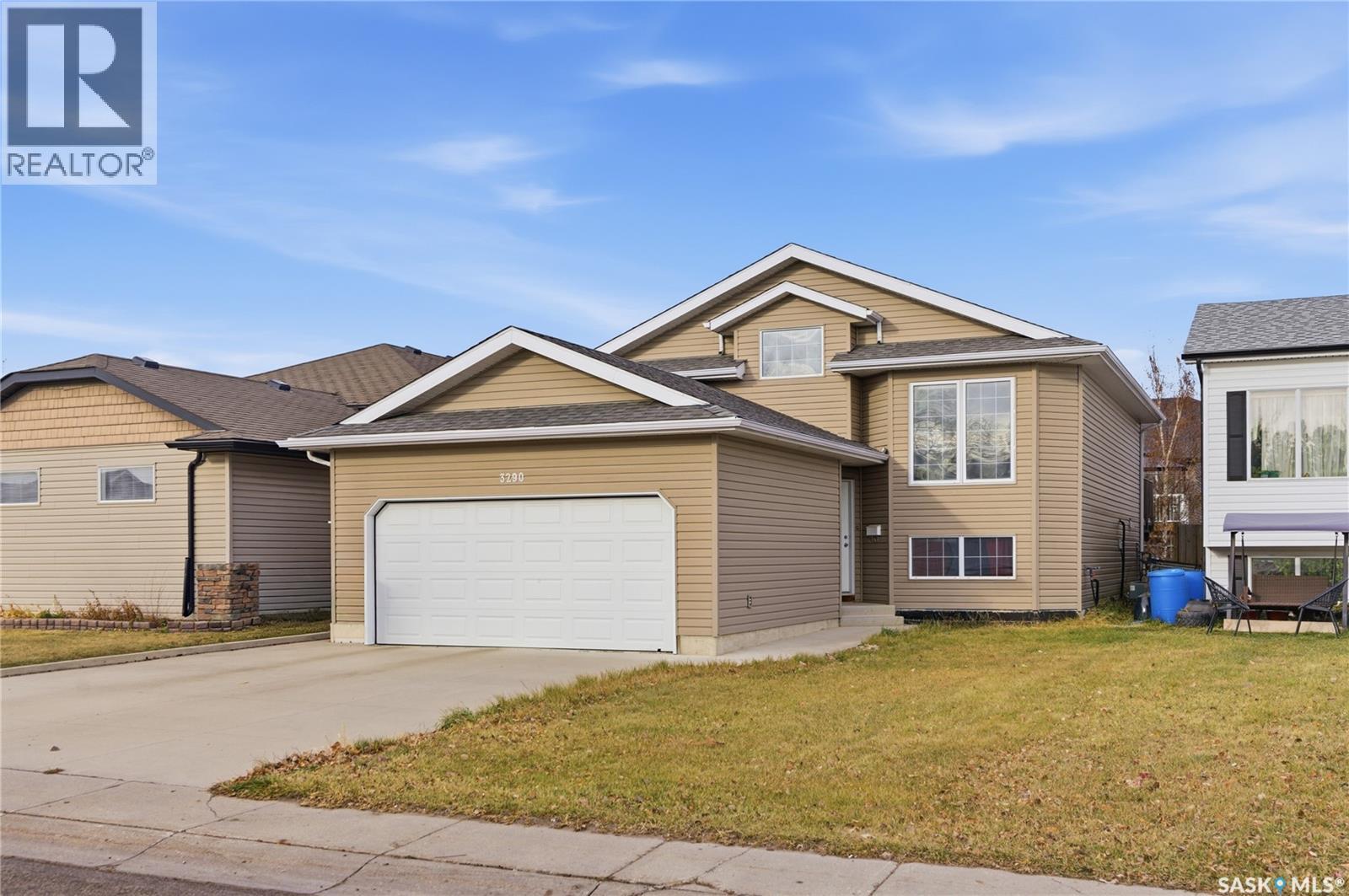 3290 37th Street W, Saskatoon, Saskatchewan  S7R 0B9 - Photo 2 - SK024400