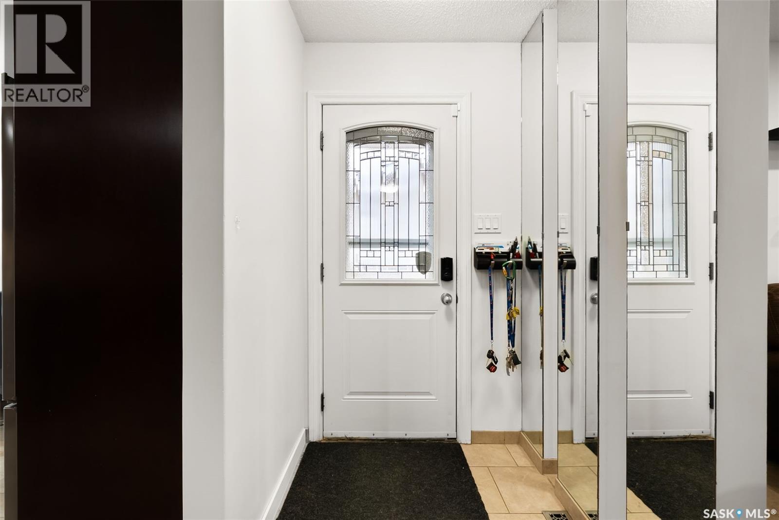 82 Sibbald Crescent, Regina, Saskatchewan  S4T 7L7 - Photo 2 - SK024247