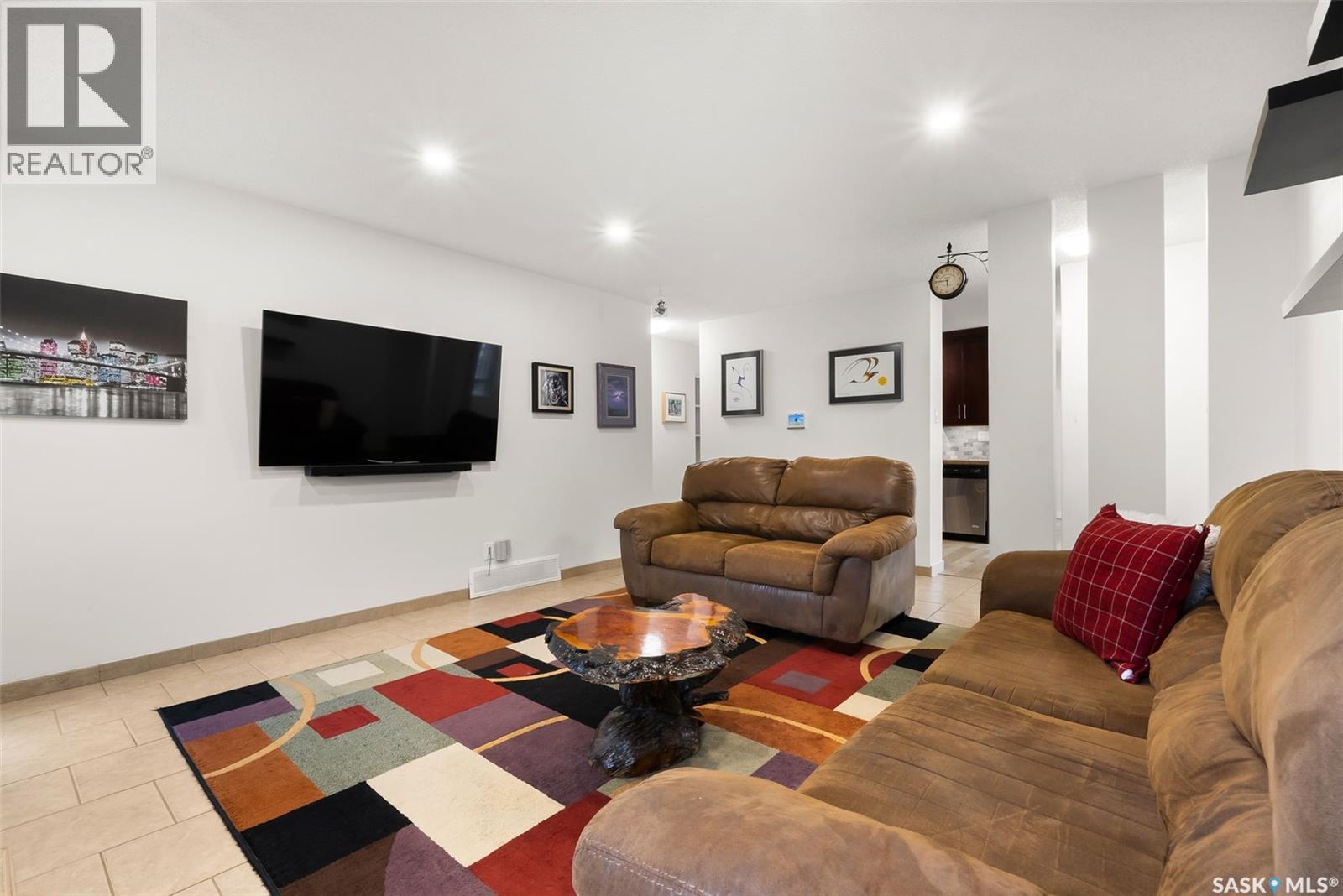 82 Sibbald Crescent, Regina, Saskatchewan  S4T 7L7 - Photo 4 - SK024247