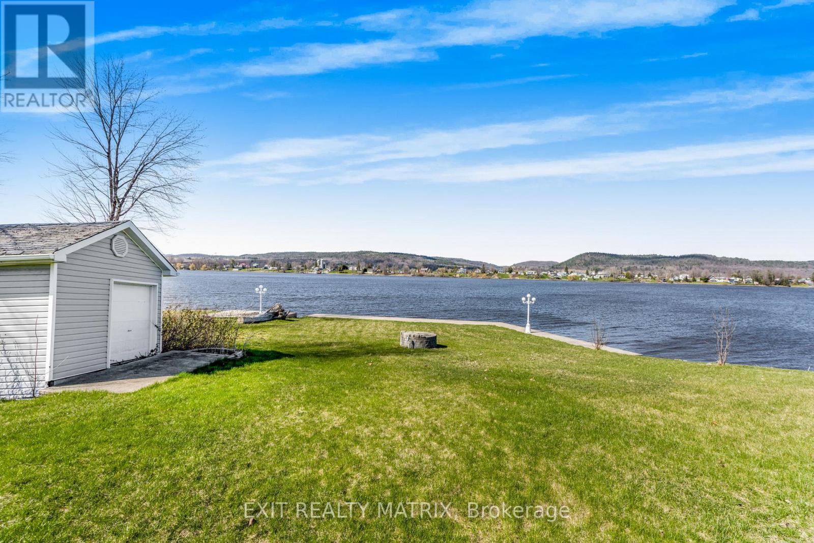 1755 Rue Lajoie Street, Alfred And Plantagenet, Ontario  K0B 1J0 - Photo 4 - X12561844