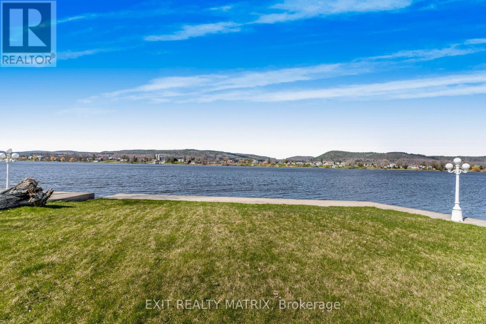 1755 Rue Lajoie Street, Alfred And Plantagenet, Ontario  K0B 1J0 - Photo 5 - X12561844