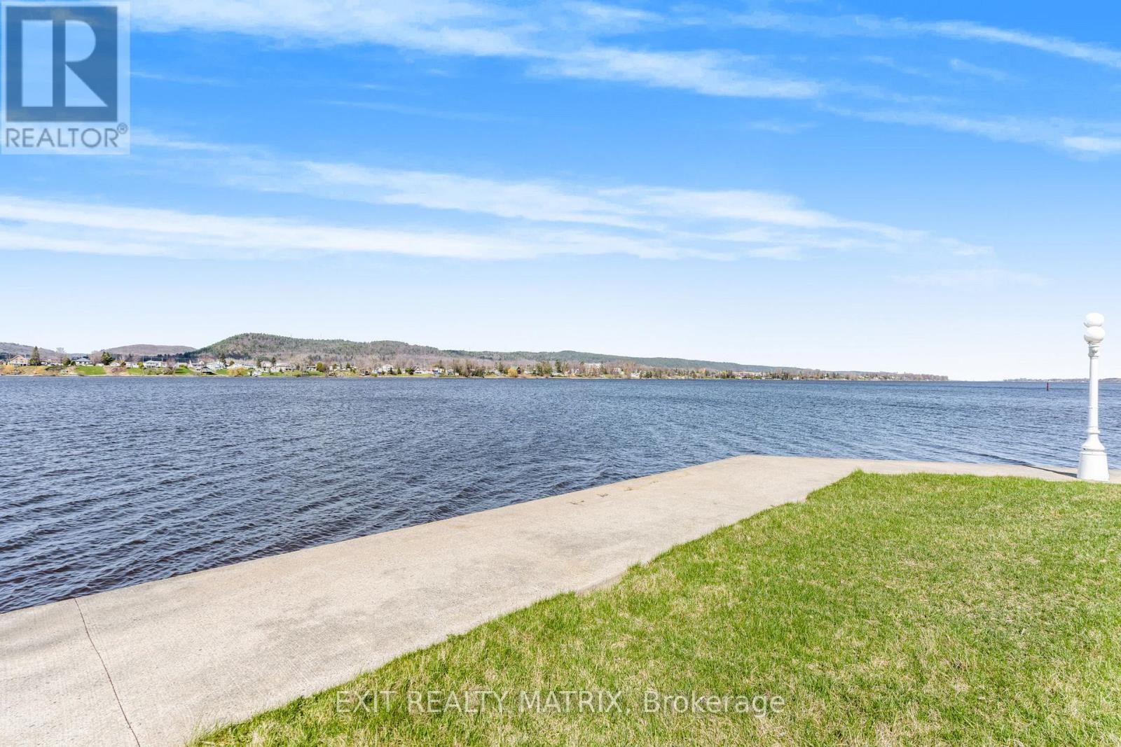 1755 Rue Lajoie Street, Alfred And Plantagenet, Ontario  K0B 1J0 - Photo 7 - X12561844