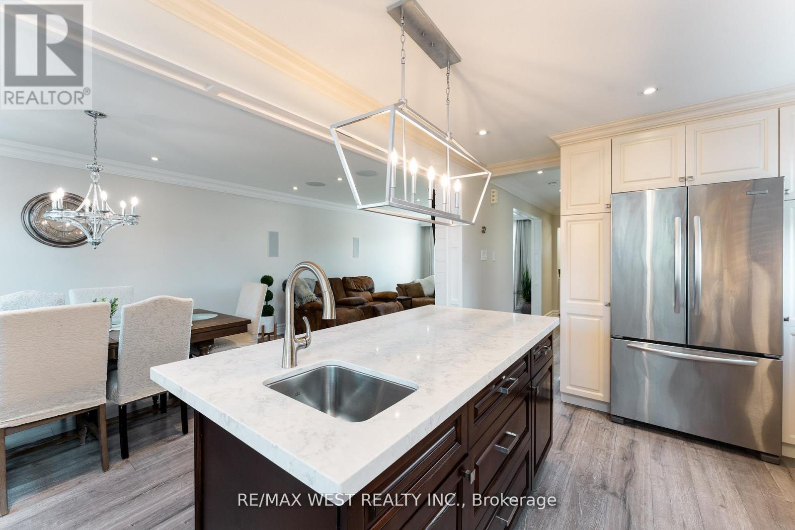 70 Wheatsheaf Crescent, Toronto, Ontario  M3N 1P6 - Photo 11 - W12561582