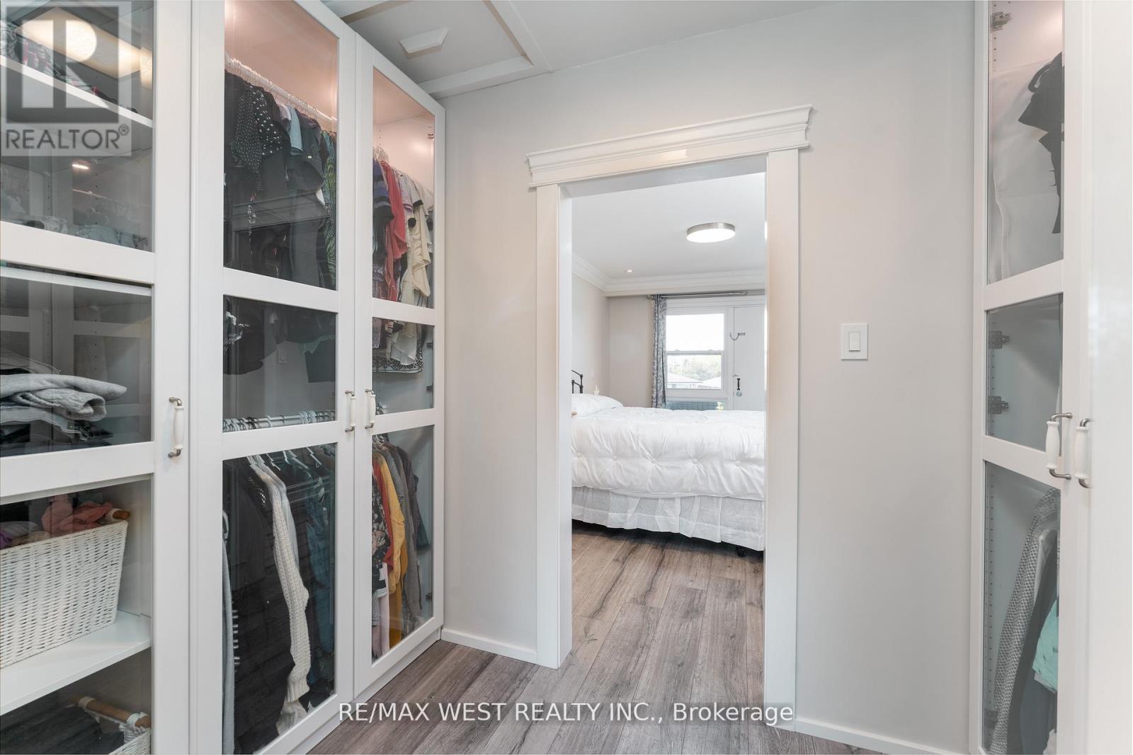 70 Wheatsheaf Crescent, Toronto, Ontario  M3N 1P6 - Photo 20 - W12561582