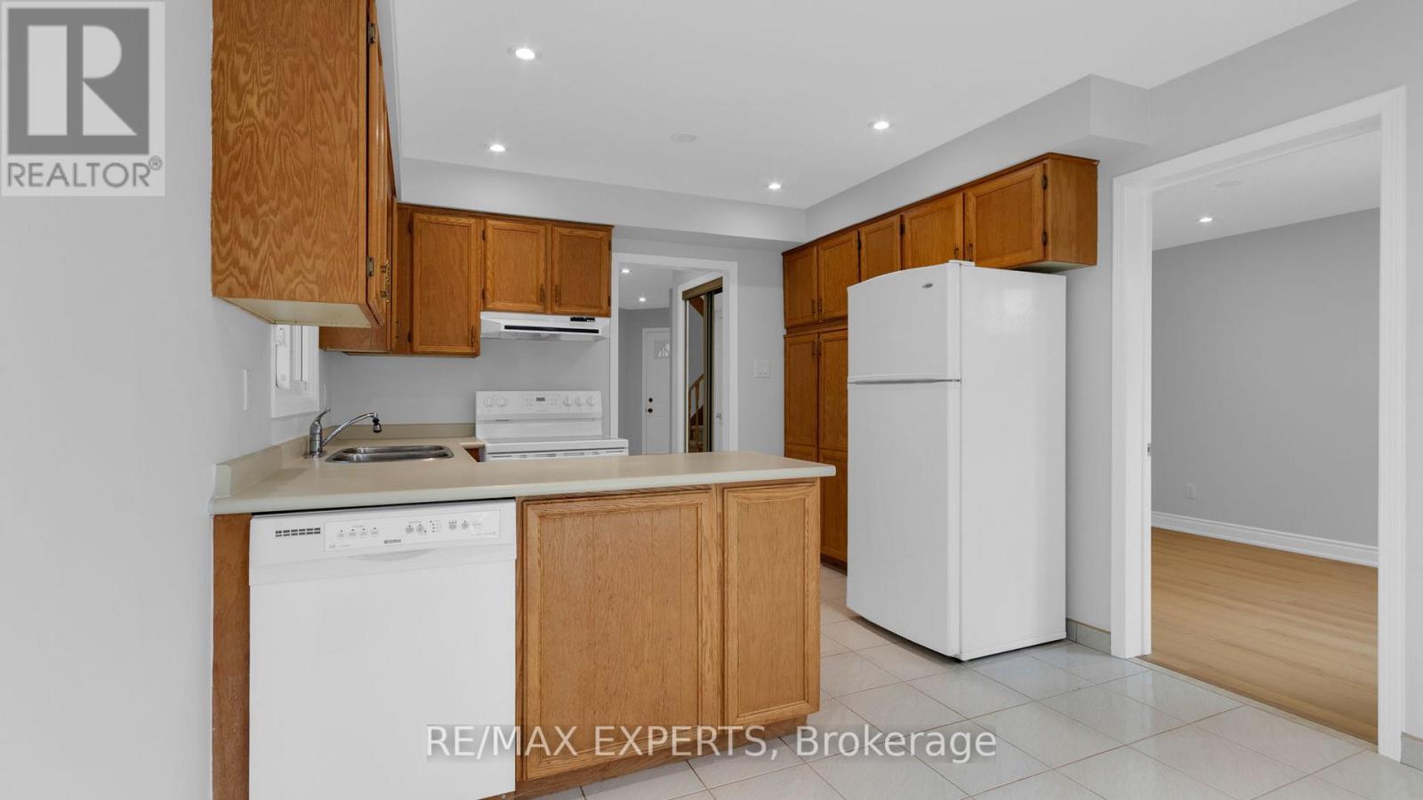 78 Candy Crescent, Brampton, Ontario  L6X 3Z9 - Photo 15 - W12561620