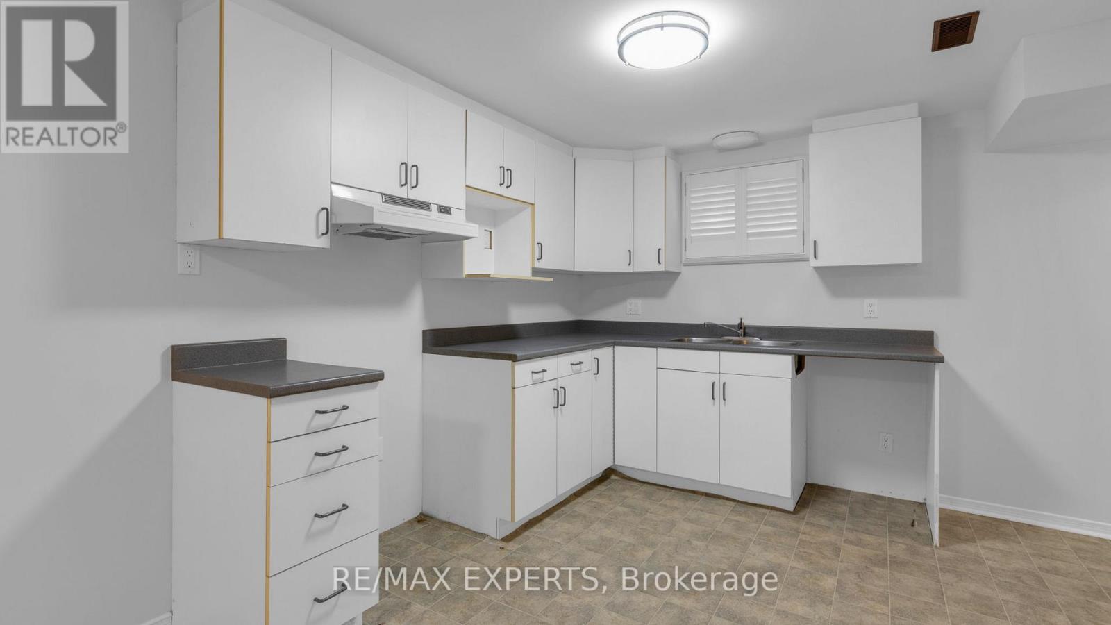 78 Candy Crescent, Brampton, Ontario  L6X 3Z9 - Photo 34 - W12561620