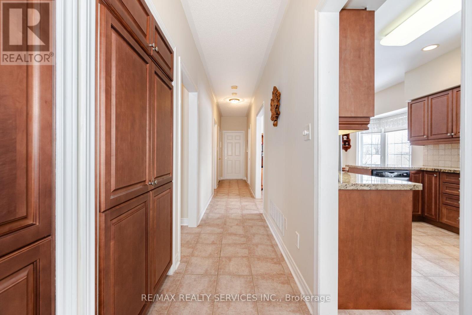 10 Orchard Park Gate, Brampton, Ontario  L6R 1W5 - Photo 21 - W12561640