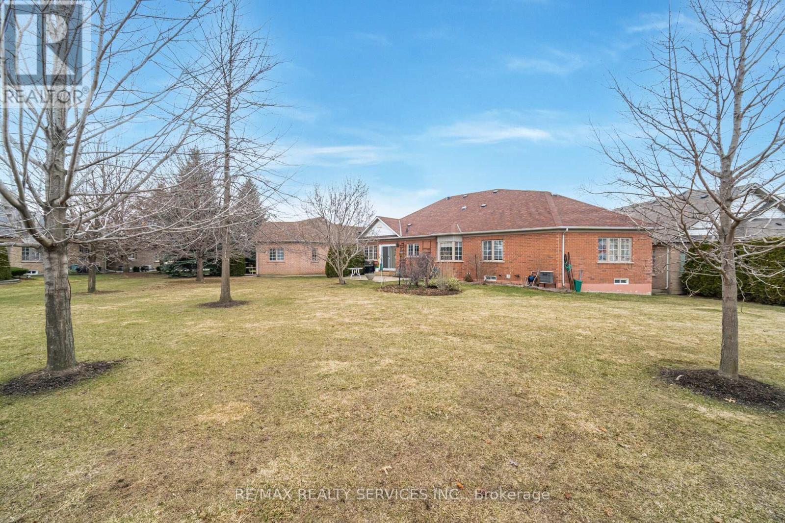 10 Orchard Park Gate, Brampton, Ontario  L6R 1W5 - Photo 43 - W12561640