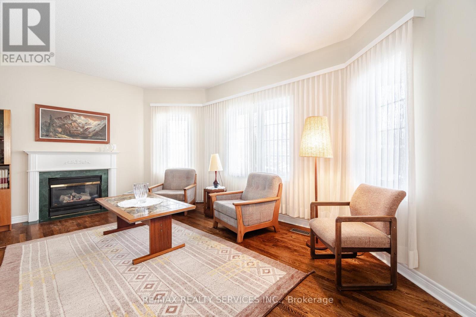 10 Orchard Park Gate, Brampton, Ontario  L6R 1W5 - Photo 9 - W12561640