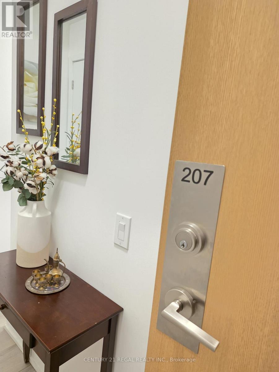 207 - 1787 St Clair Ave W. Avenue, Toronto, Ontario  M6N 0B7 - Photo 3 - W12561660