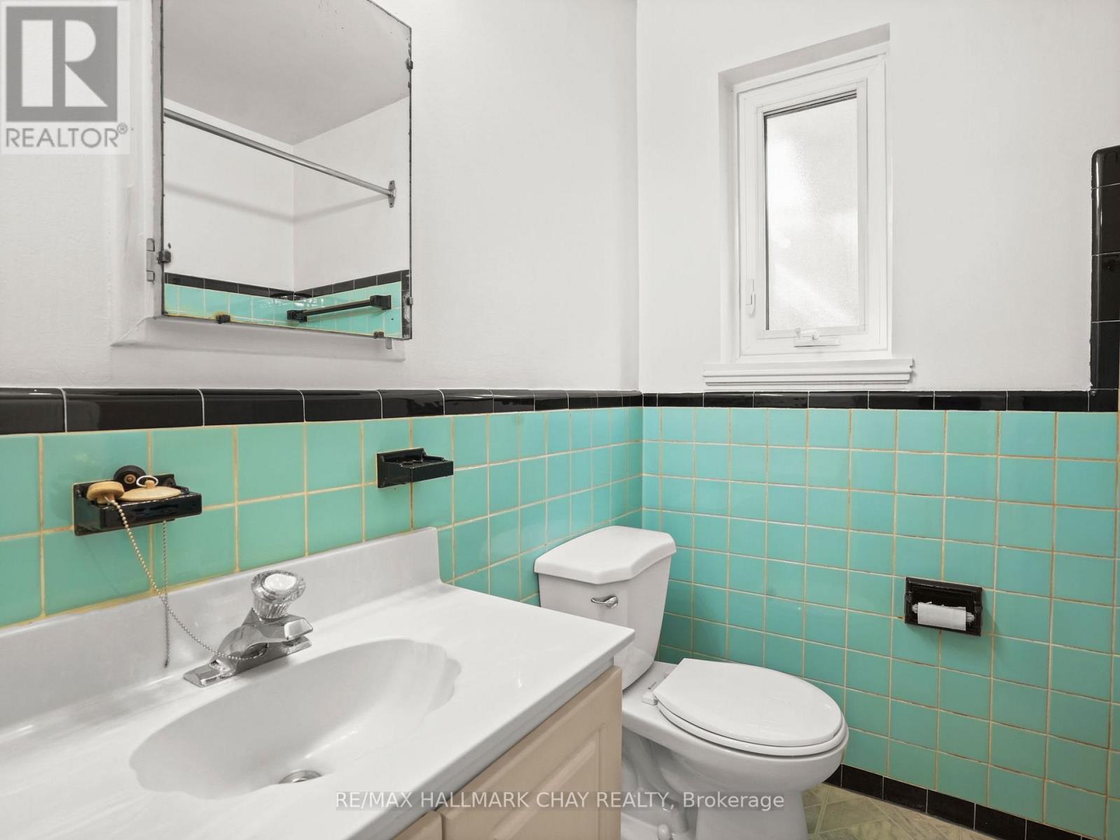 18 Ludgate Drive, Toronto, Ontario  M9W 2Y3 - Photo 18 - W12561672