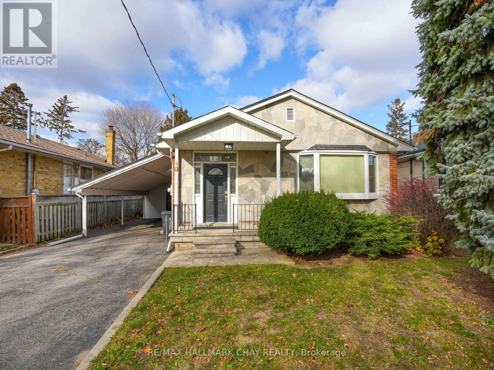 18 Ludgate Drive, Toronto, Ontario  M9W 2Y3 - Photo 3 - W12561672