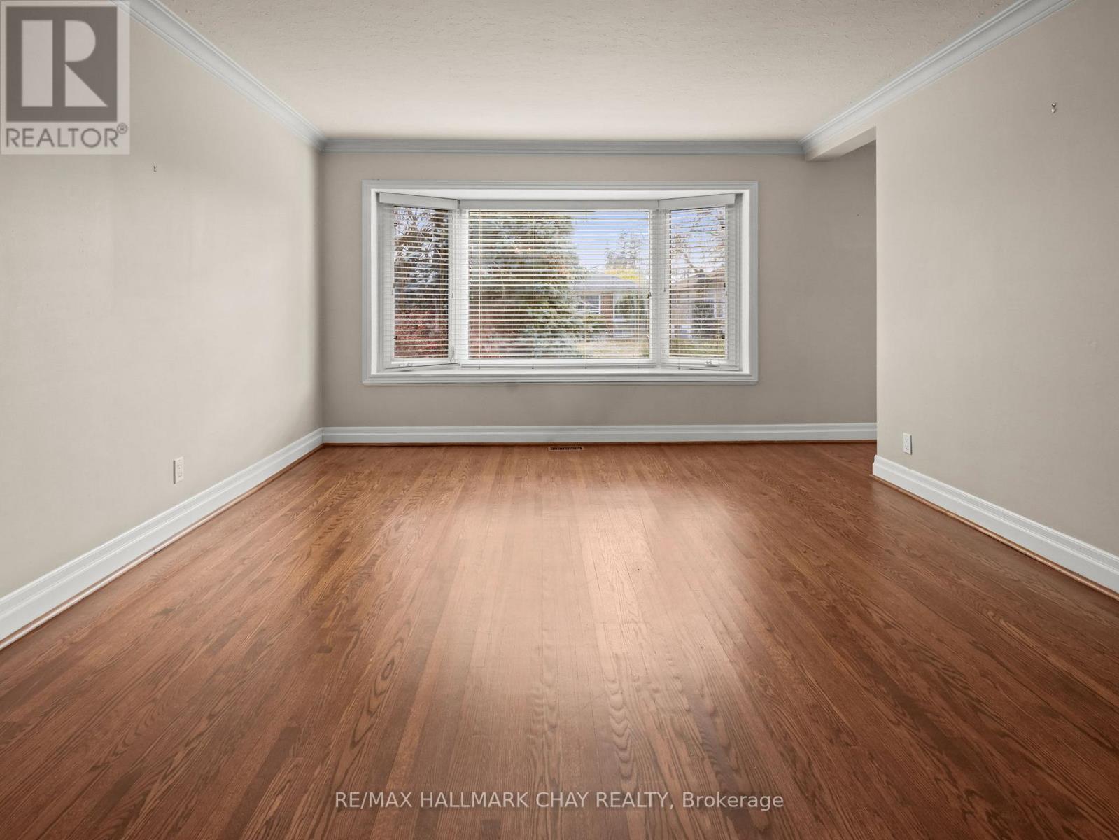 18 Ludgate Drive, Toronto, Ontario  M9W 2Y3 - Photo 9 - W12561672