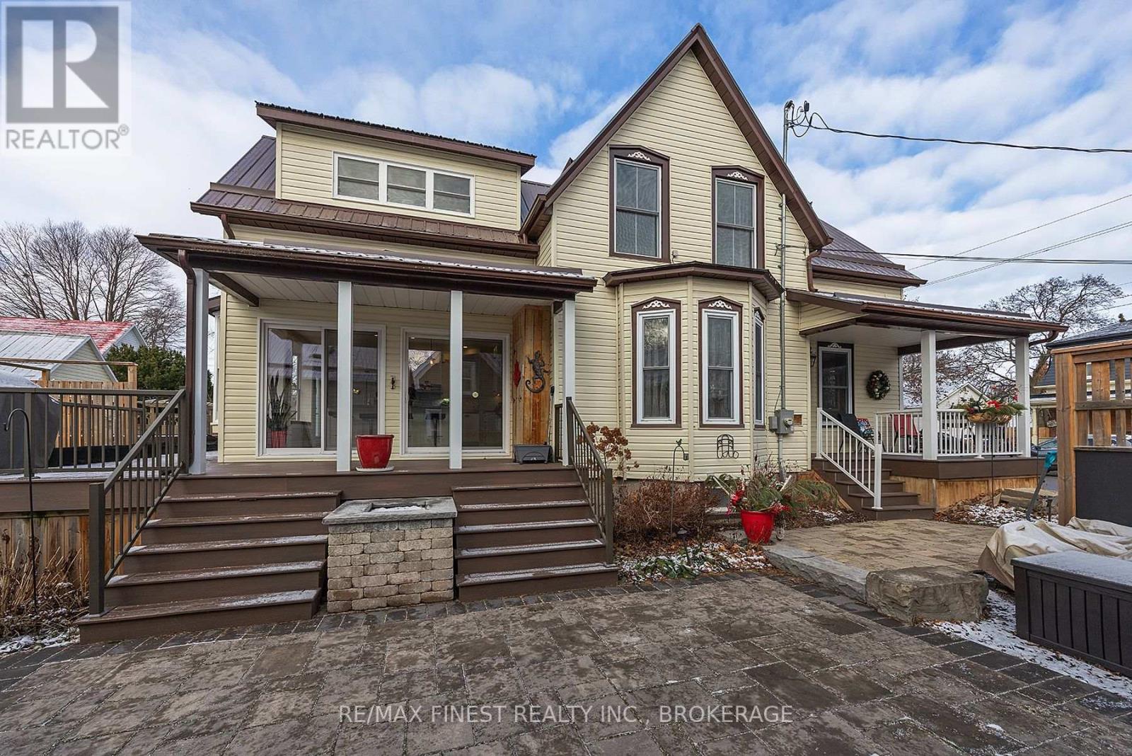 21a Centre Street, Prince Edward County, Ontario  K0K 2T0 - Photo 1 - X12315483