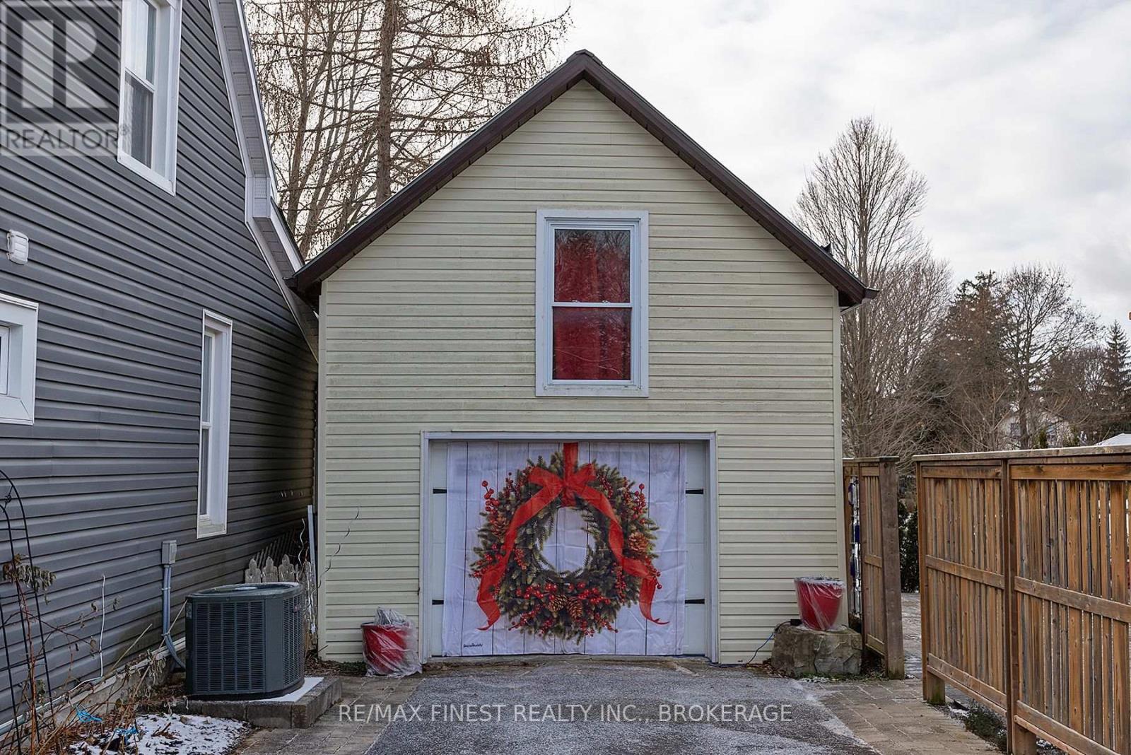 21a Centre Street, Prince Edward County, Ontario  K0K 2T0 - Photo 3 - X12315483