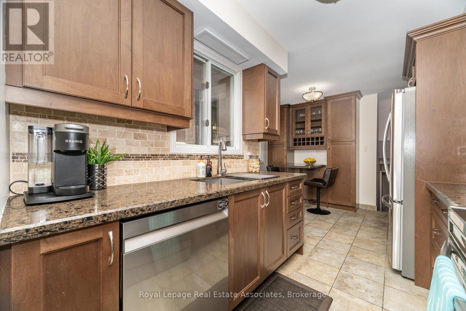 225 Golfwood Drive, Hamilton, Ontario  L9C 7C6 - Photo 16 - X12561578