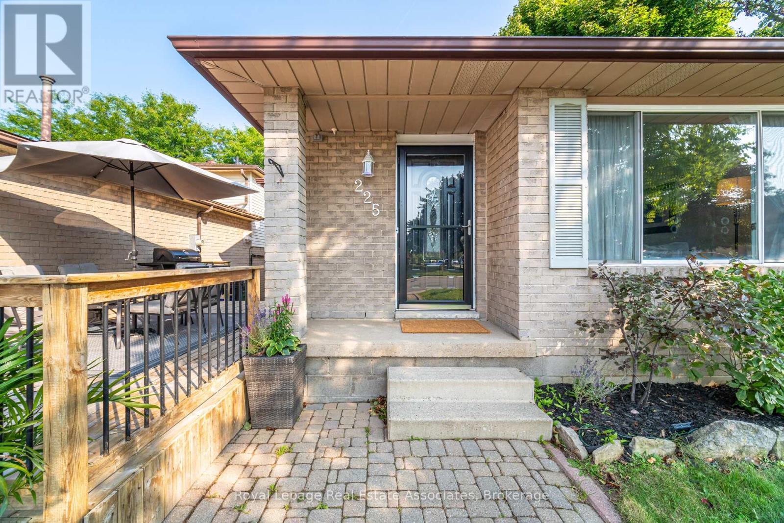 225 Golfwood Drive, Hamilton, Ontario  L9C 7C6 - Photo 3 - X12561578