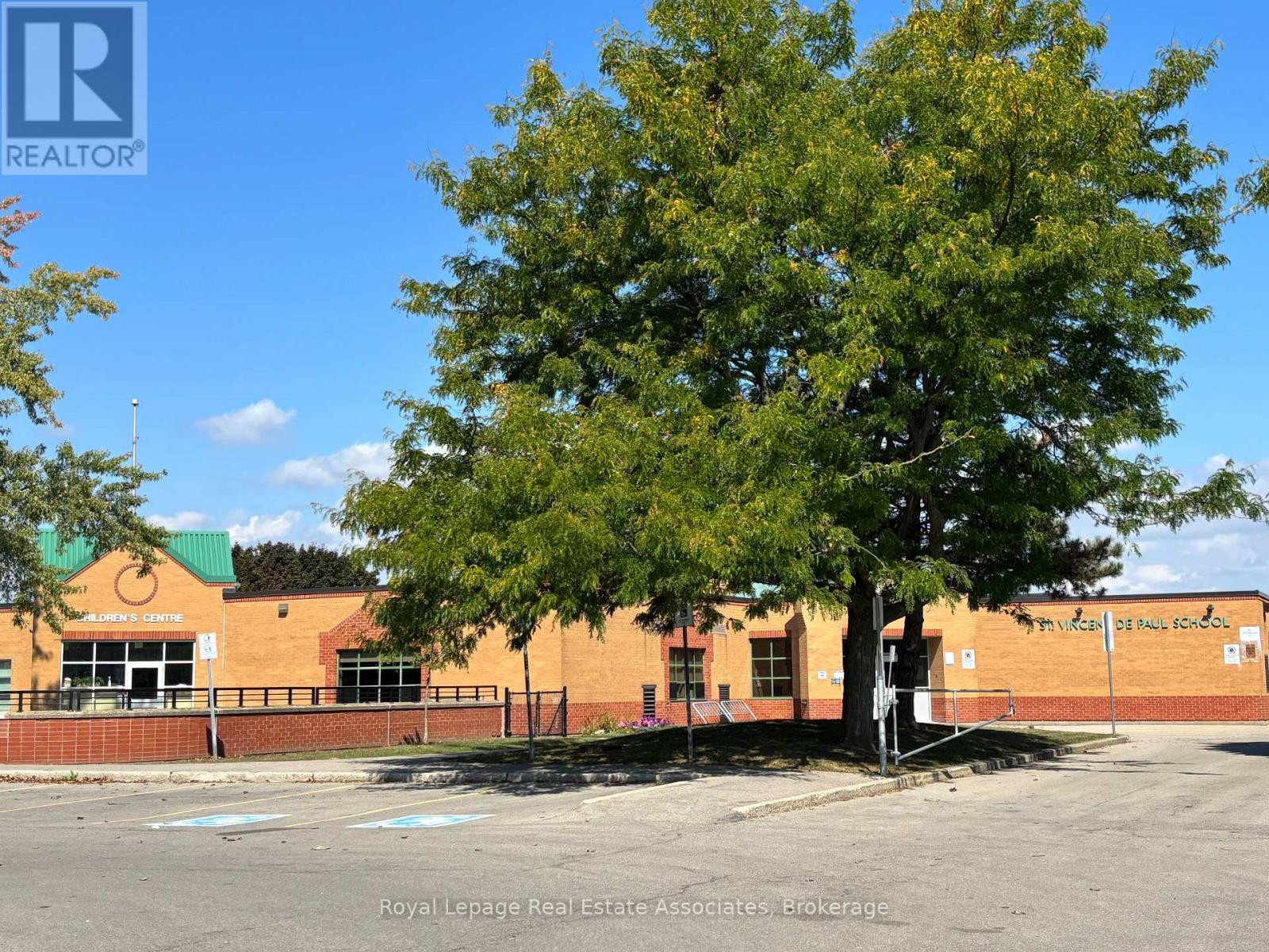 225 Golfwood Drive, Hamilton, Ontario  L9C 7C6 - Photo 44 - X12561578