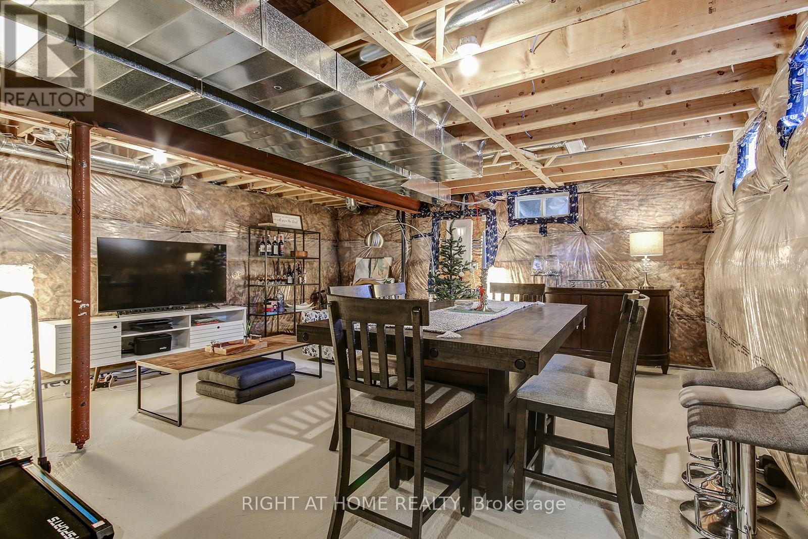 40 Mcwatters Street, Hamilton, Ontario  L0R 1C0 - Photo 38 - X12561638