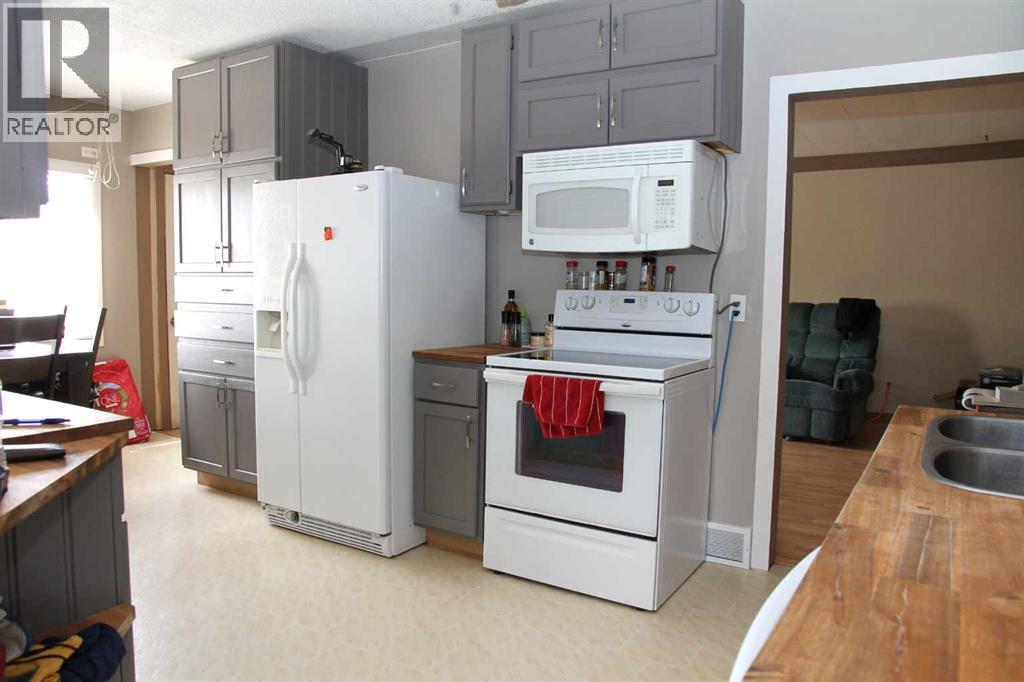 208 1 Avenue W, Maidstone, Saskatchewan  S0M 1M0 - Photo 4 - A2220241