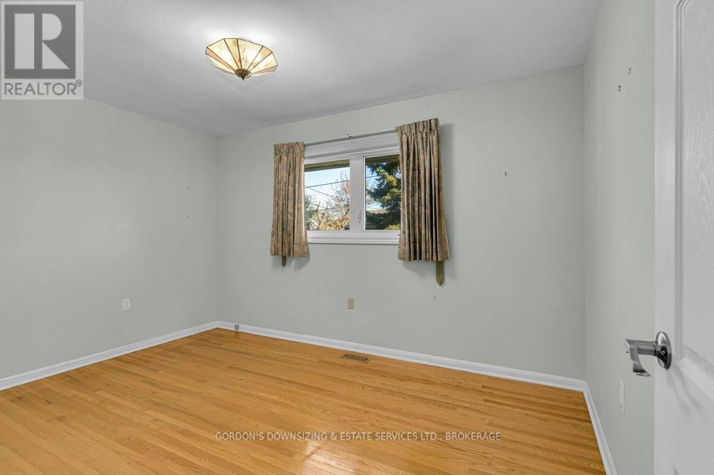 59 Oxford Crescent, Loyalist, Ontario  K7N 1R1 - Photo 18 - X12561704